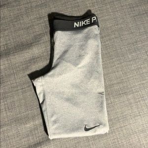 Nice fitting Grey Nike Pro tights!
